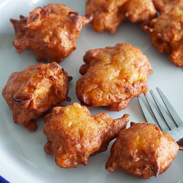 Kuih Kodok (Malaysian Mashed Banana Fritters)
