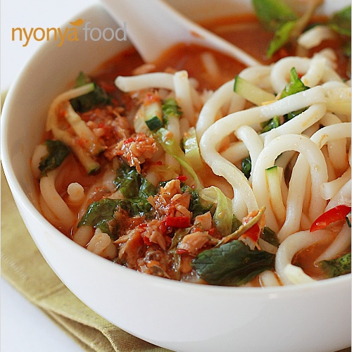 Asam Laksa (Nyonya Noodles in Fish Broth)